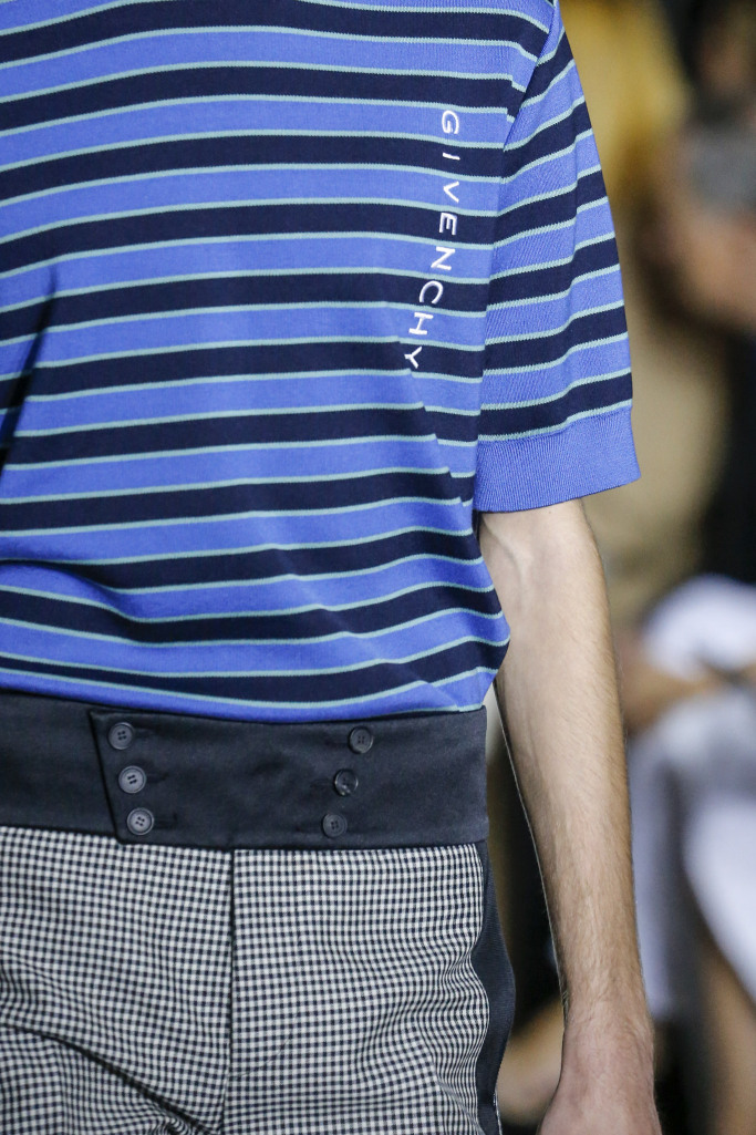 Details at Givenchy RTW Spring 2018