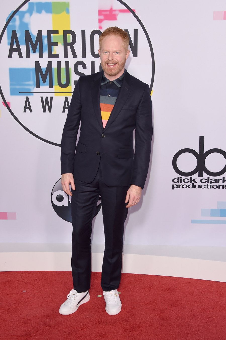 alfombra-roja-amas-2017-jesse-tyler-ferguson