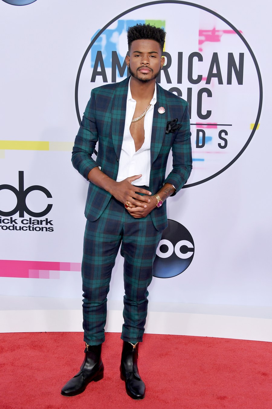 alfombra-roja-amas-2017-trevor-jackson