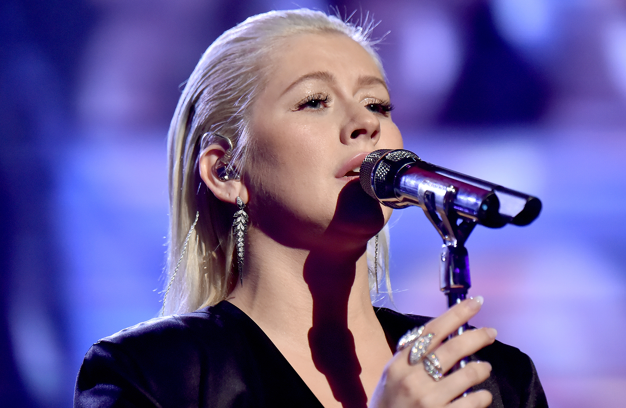 christina-aguilera-amas-tributo-whitney-houston-destacada