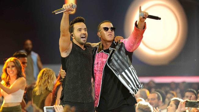 2017-10-canciones Luis Fonsi, Daddy Yankee