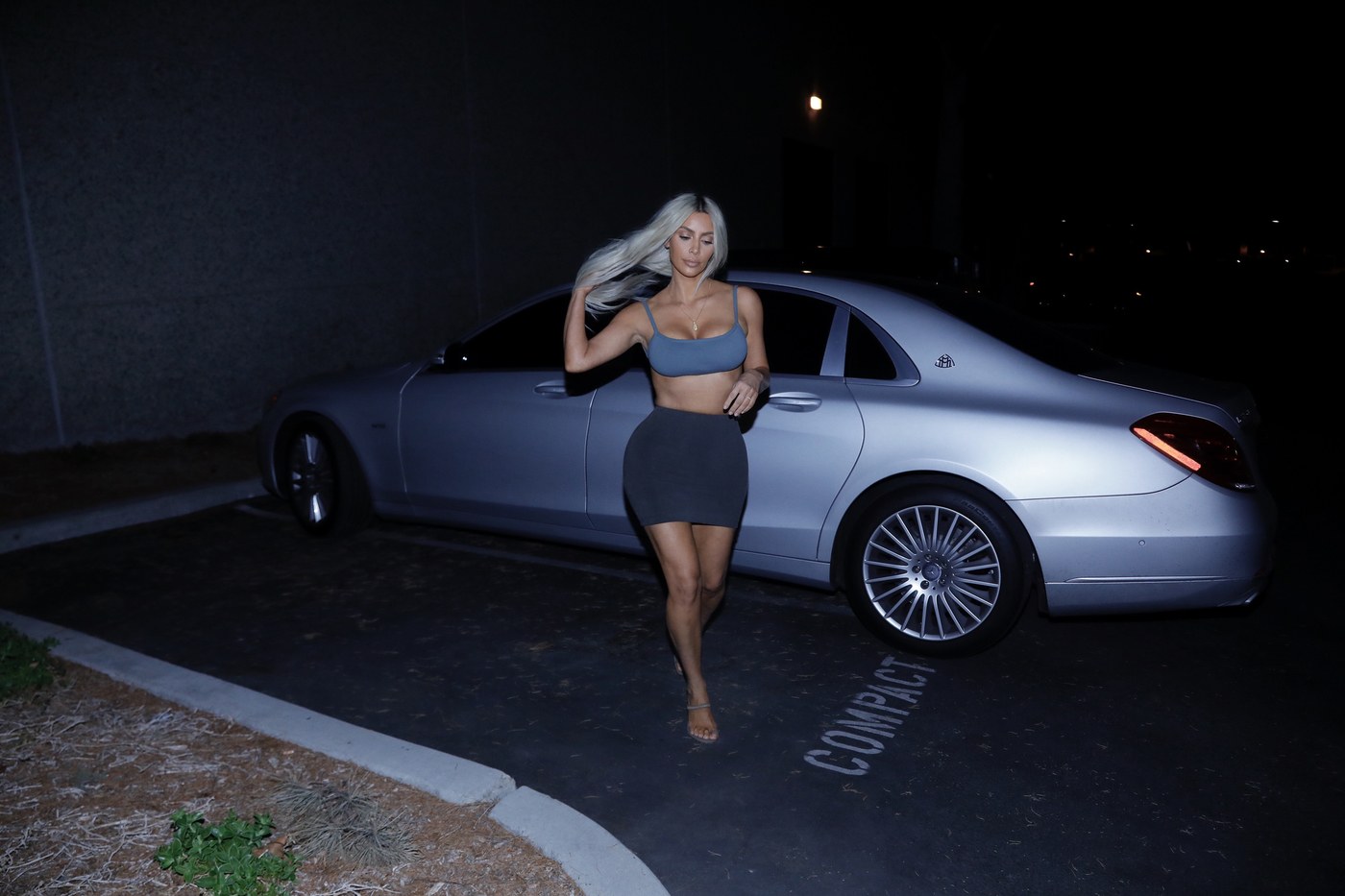 season-6-yeezy-debuta-a-traves-instagram-kim-kardashian-destacada