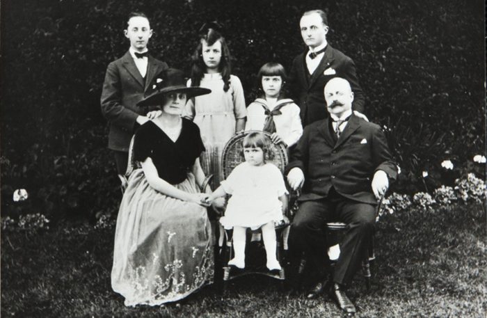 cinco-cosas-couturier-monsieur-christian-dior-granville