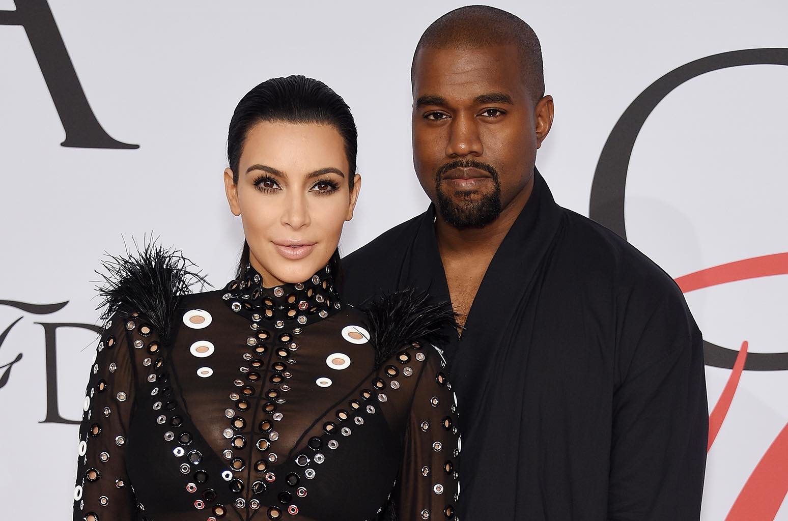 kim-kardashian-kanye-west-rechazan-5-millones-dolares-fotos-nueva-hija-destacada
