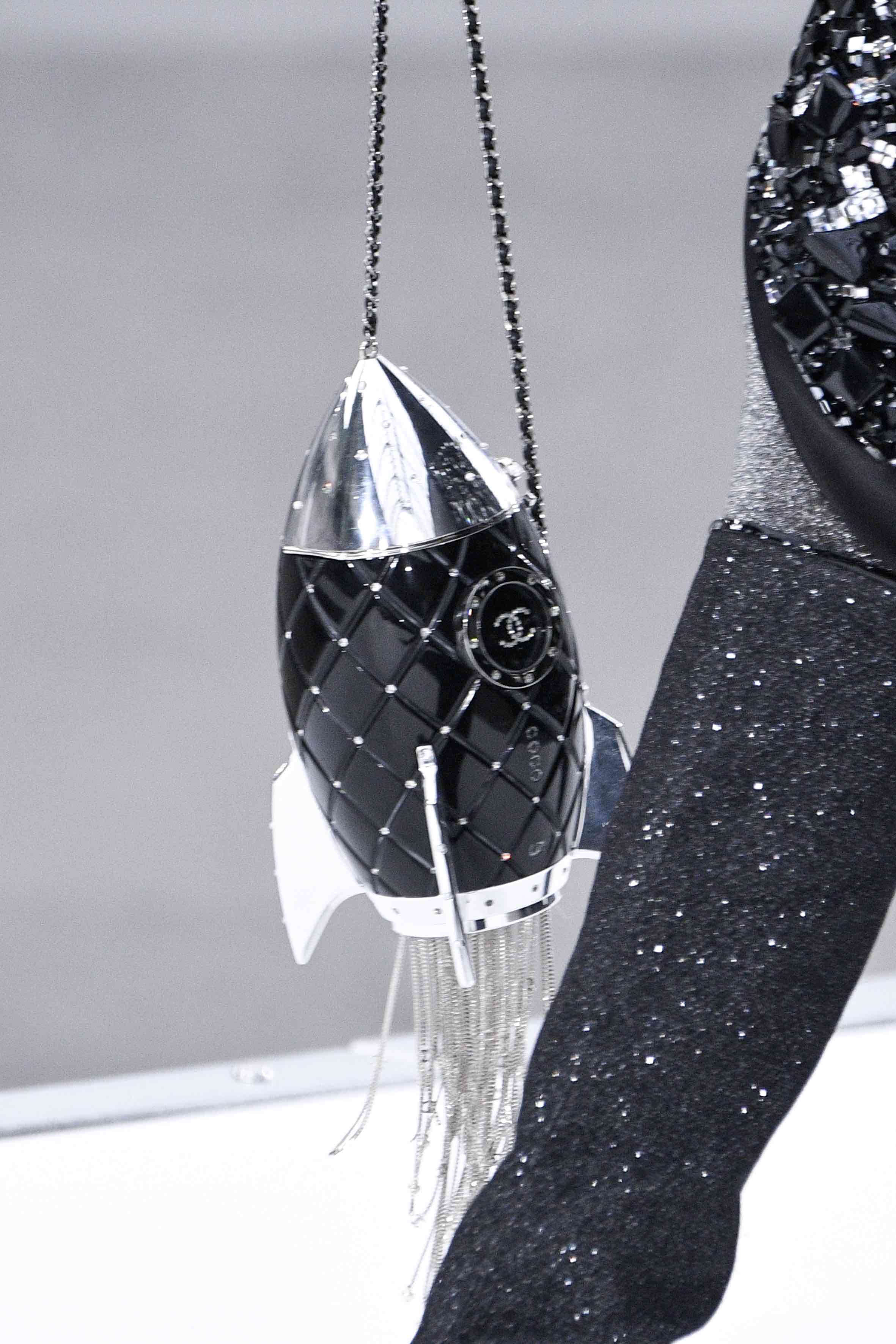 los-bolsos-iconicos-chanel-aw17-cohete