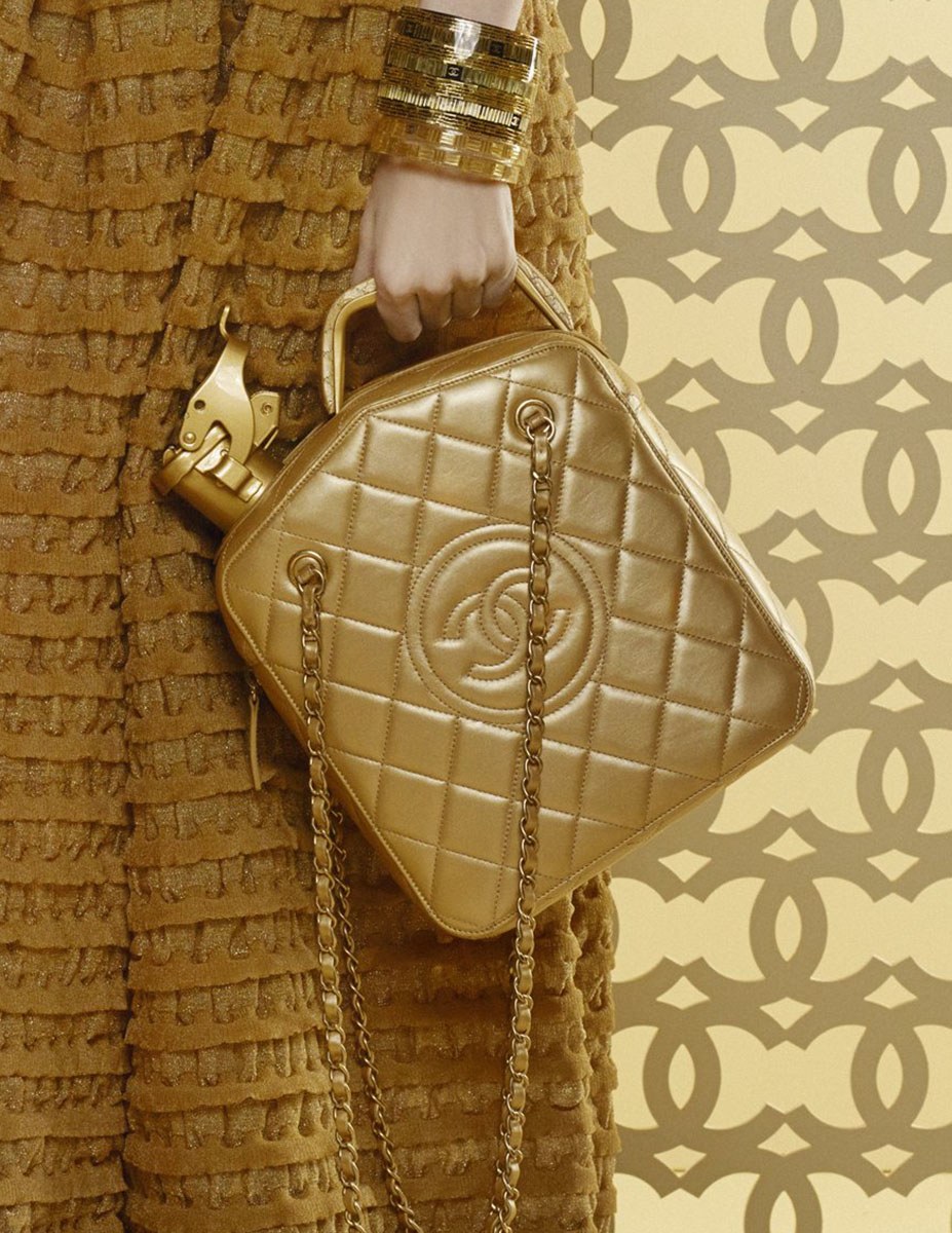 los-bolsos-iconicos-chanel-cruise-2015-gas-tank