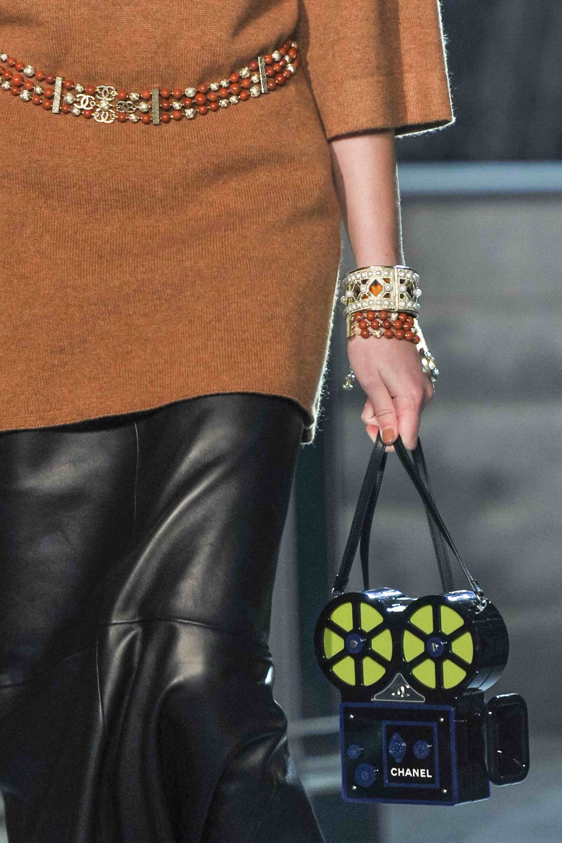 los-bolsos-iconicos-chanel-metiersdart-2016