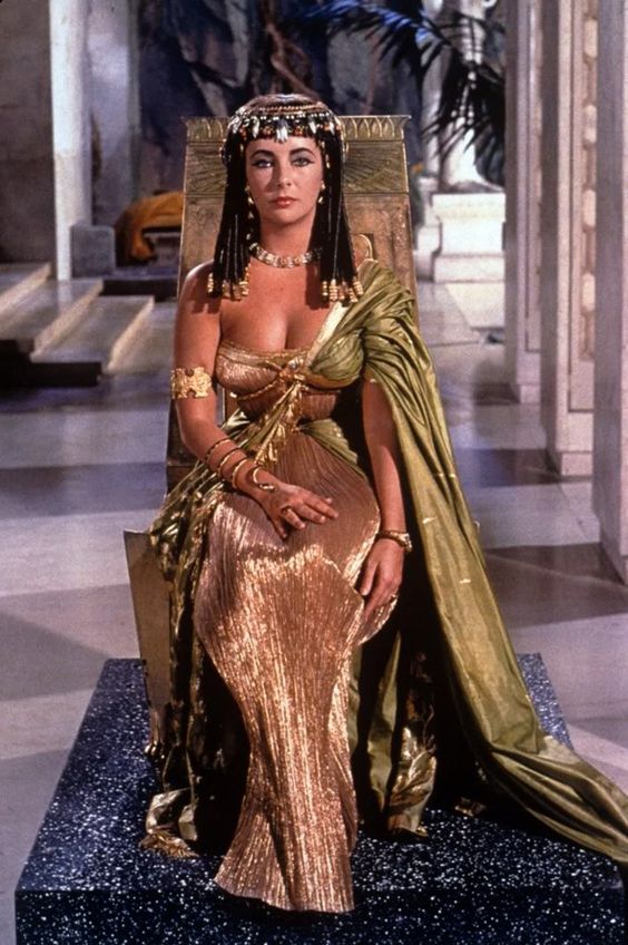 mejor-diseno-vestuario-hollywood-ultimos-80-cleopatra