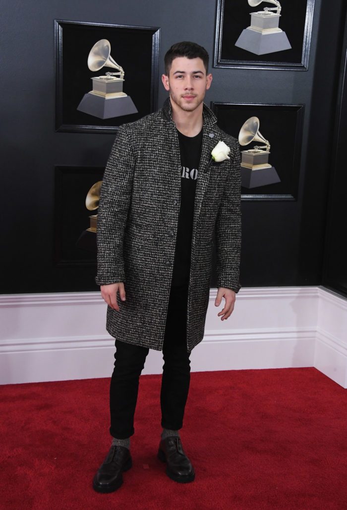 verdadero-significado-rosa-blanca-grammy-awards-2018-nick-jonas