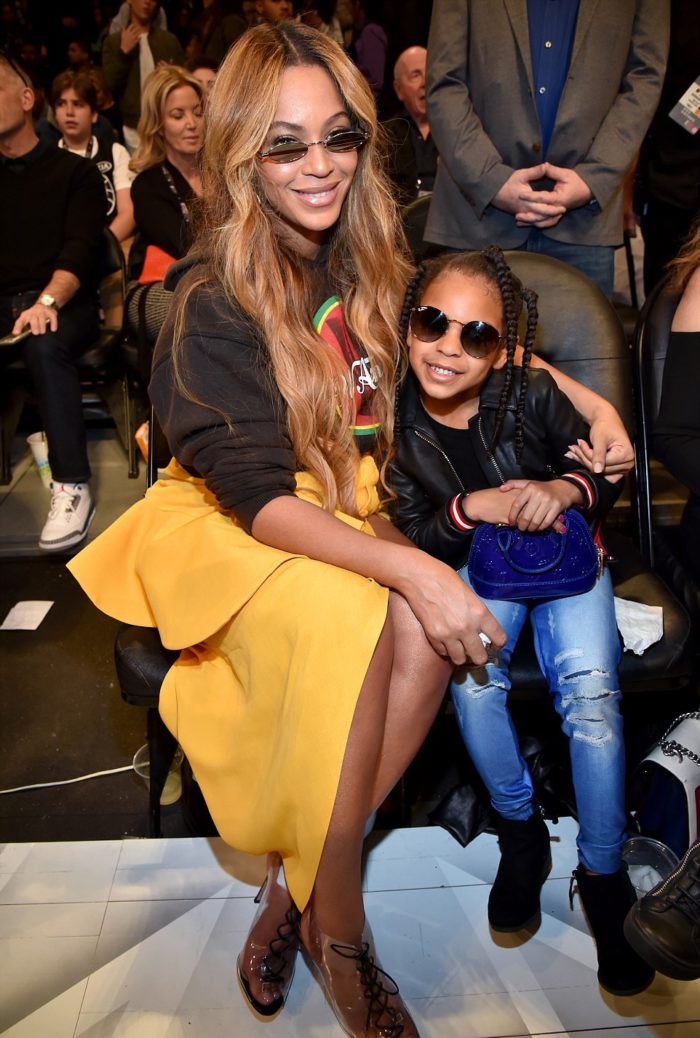 beyonce-blue-ivy-asisten-a-juego-la-nba-todas-queremos-blue-1
