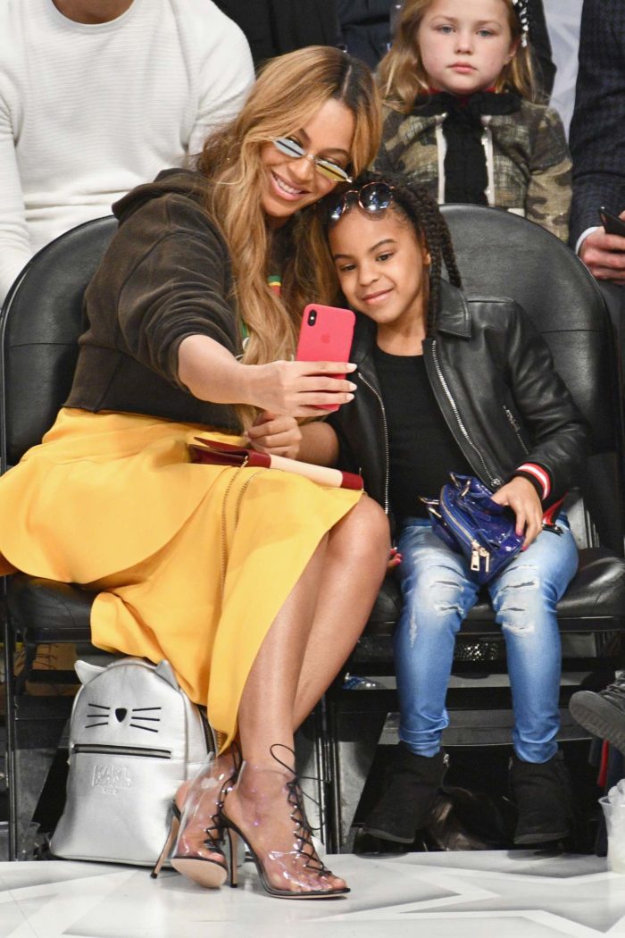 beyonce-blue-ivy-asisten-a-juego-la-nba-todas-queremos-blue-2
