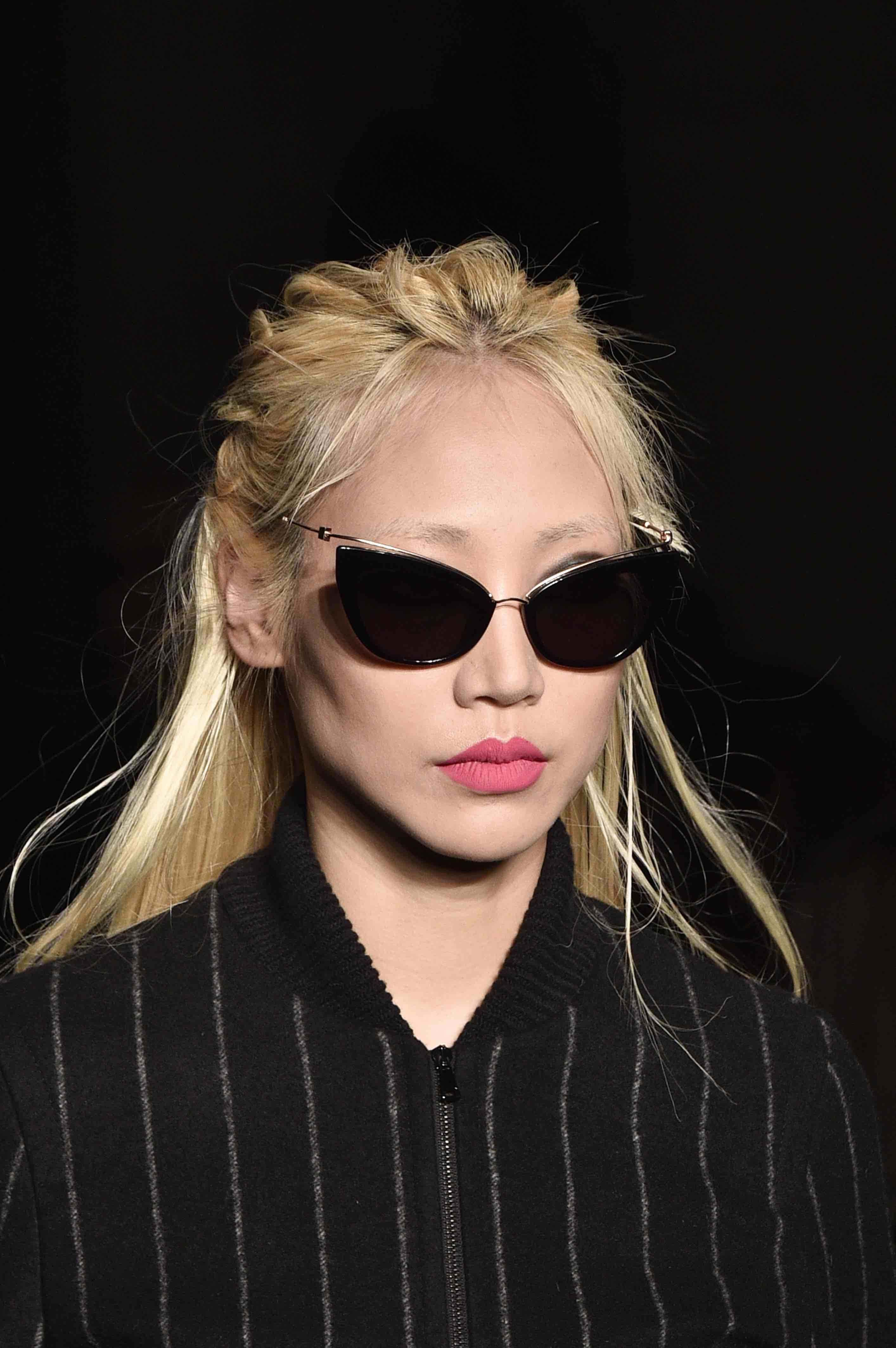 los-mejores-looks-de-belleza-las-pasarelas-otono-invierno-2018-max-mara