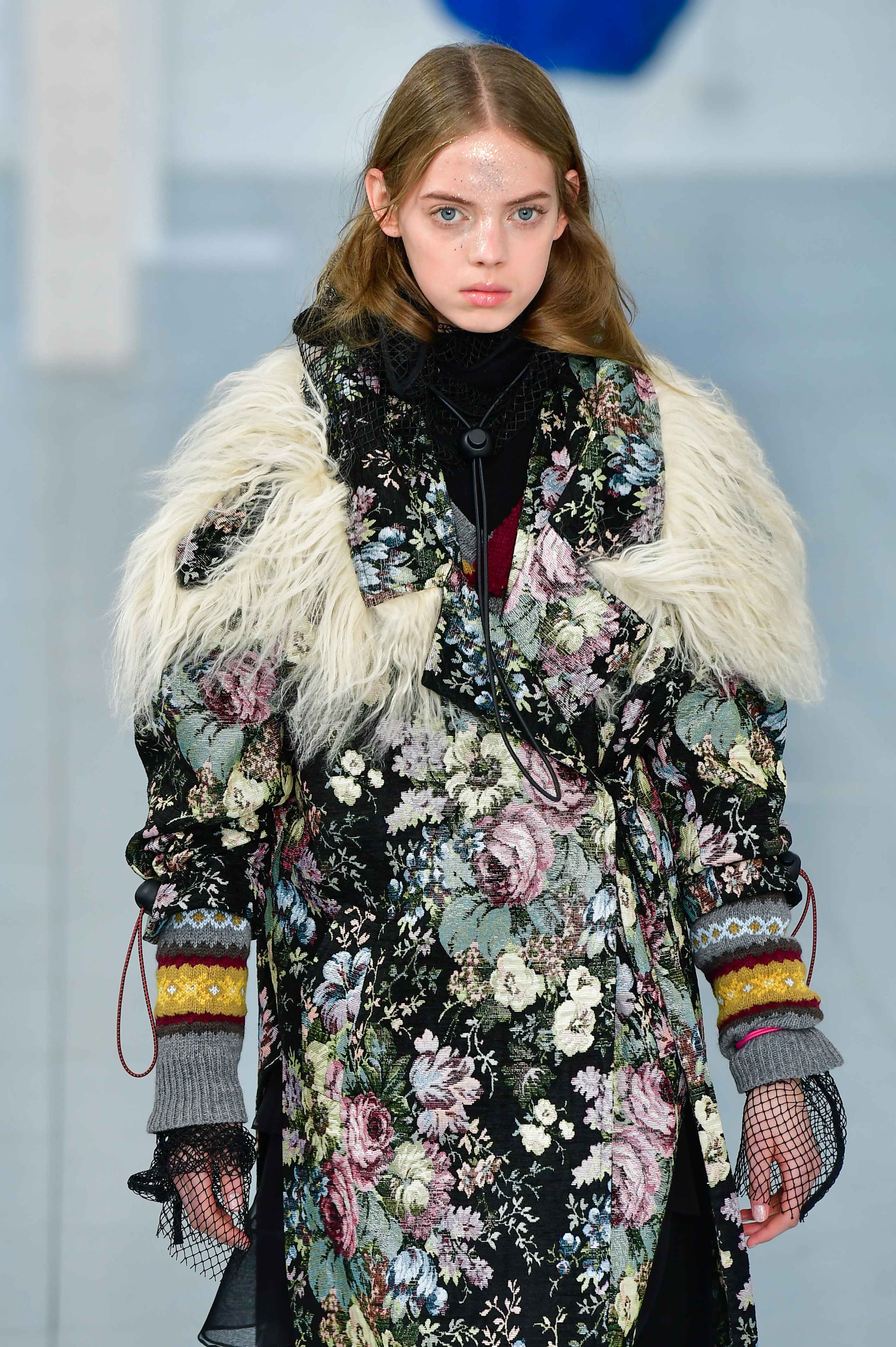 los-mejores-looks-de-belleza-las-pasarelas-otono-invierno-2018-preen-by-thornton