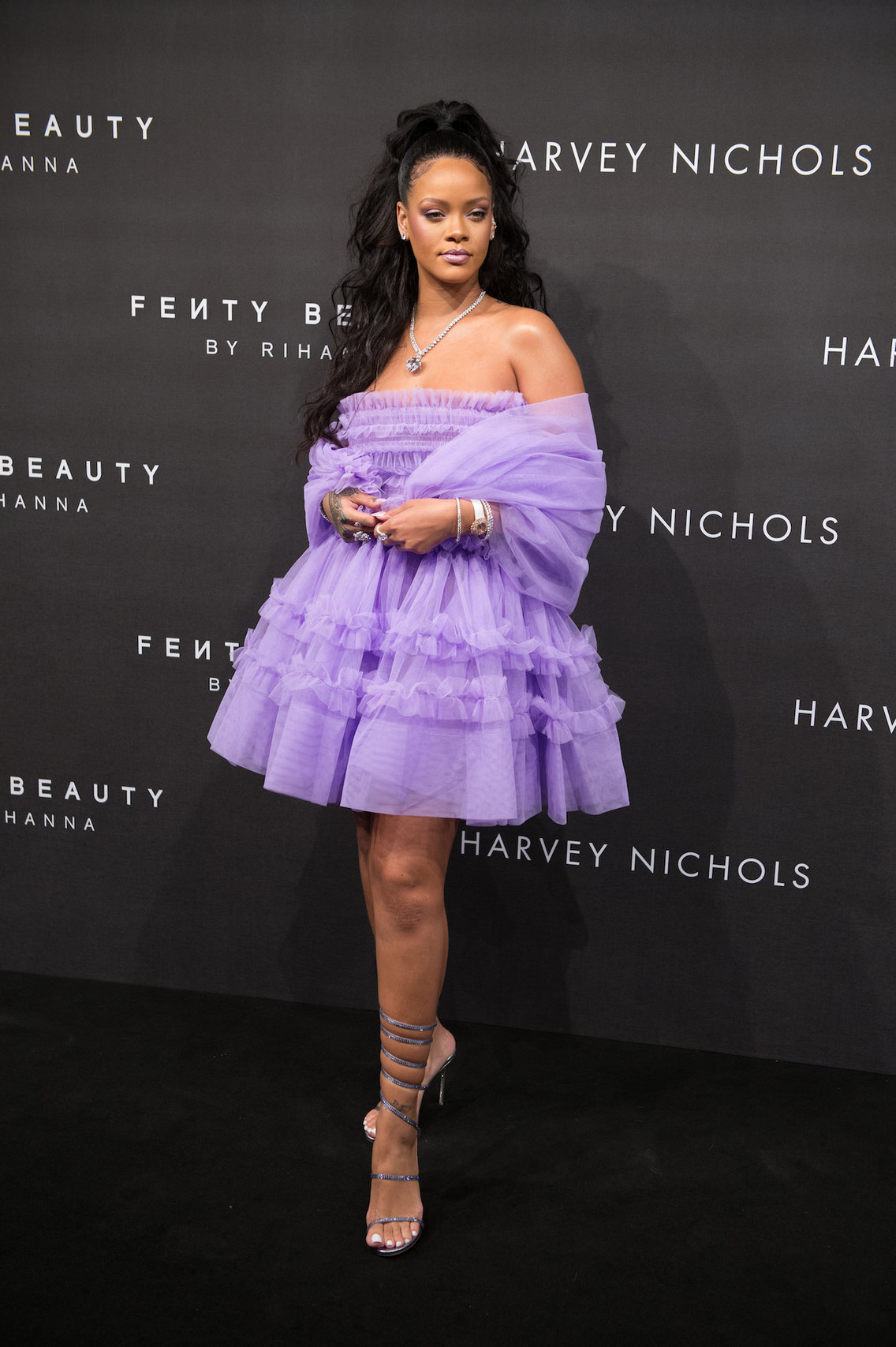Los momentos más chic de Rihanna en la alfombra roja