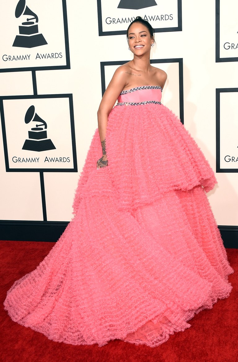 Los momentos más chic de Rihanna en la alfombra roja