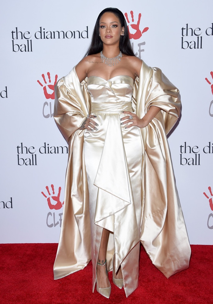 Los momentos más chic de Rihanna en la alfombra roja