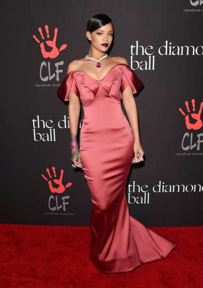 Los momentos más chic de Rihanna en la alfombra roja