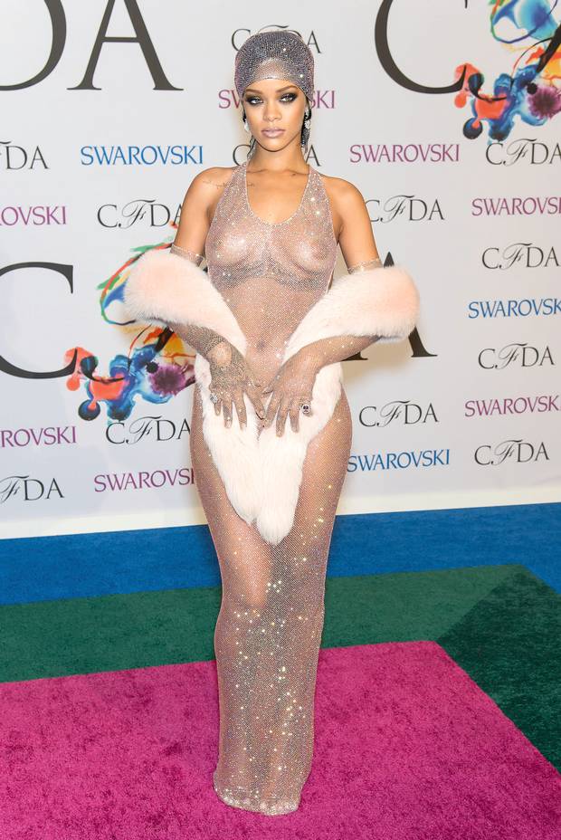 Los momentos más chic de Rihanna en la alfombra roja