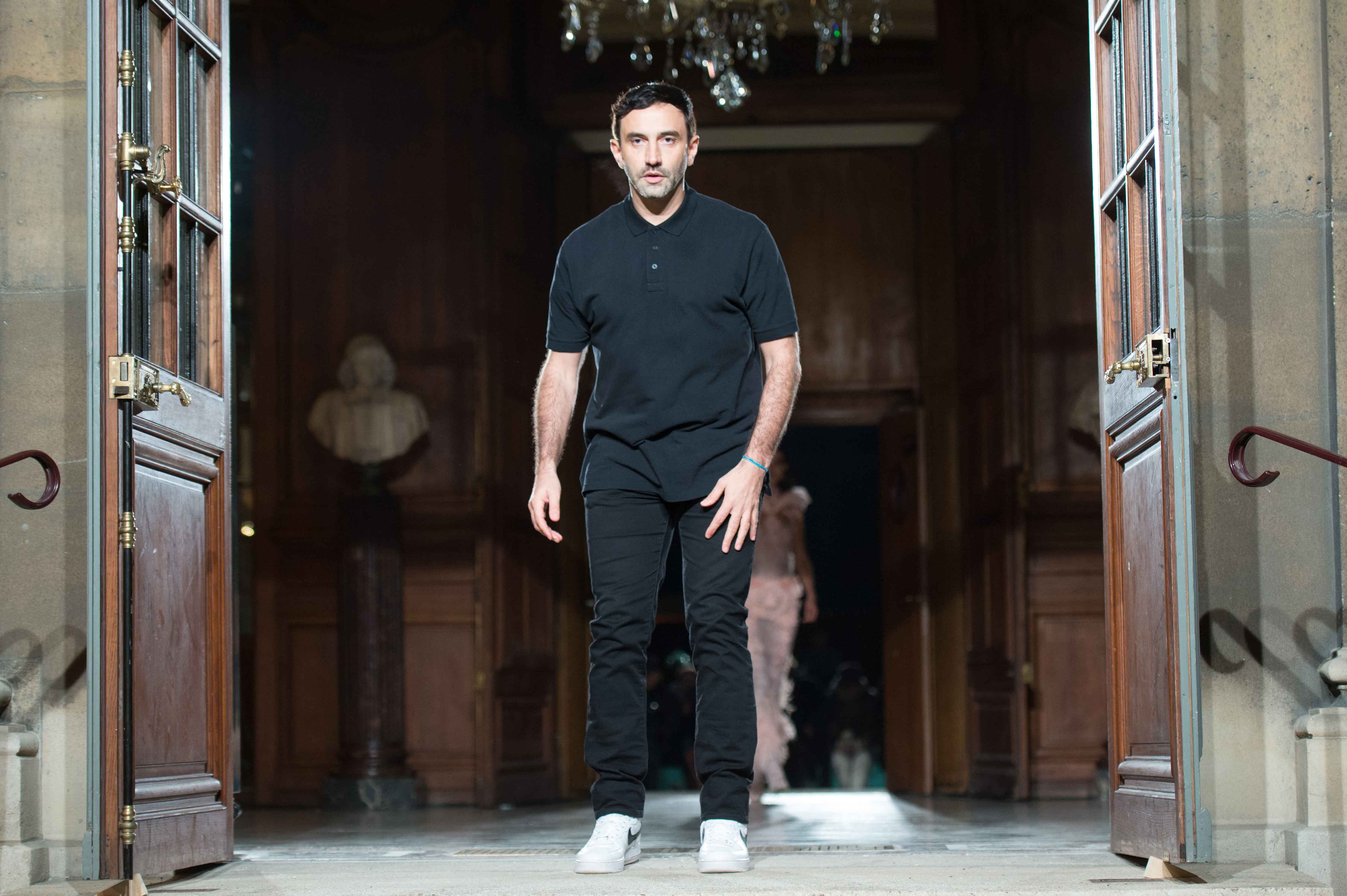 riccardo-tisci-se-une-a-burberry-nuevo-chief-creative-officer-destacada
