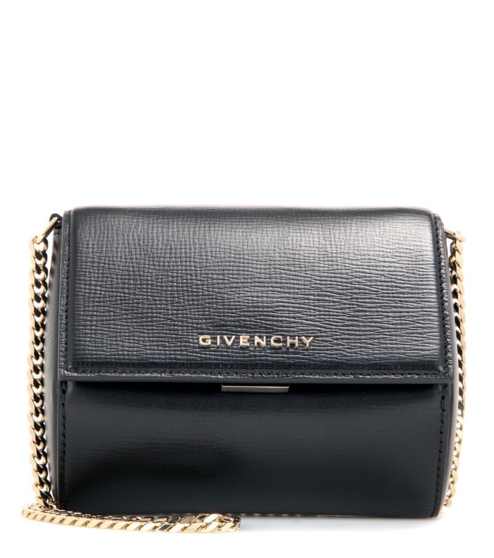 La micro bag es el bolso del momento y te decimos por qué