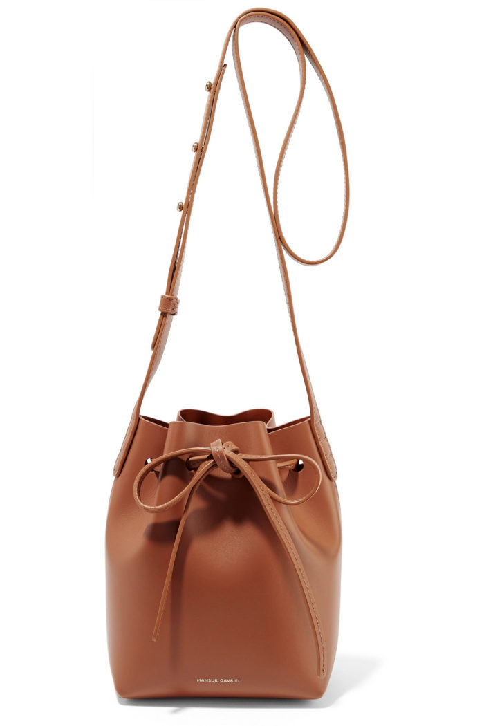 La micro bag es el bolso del momento y te decimos por qué