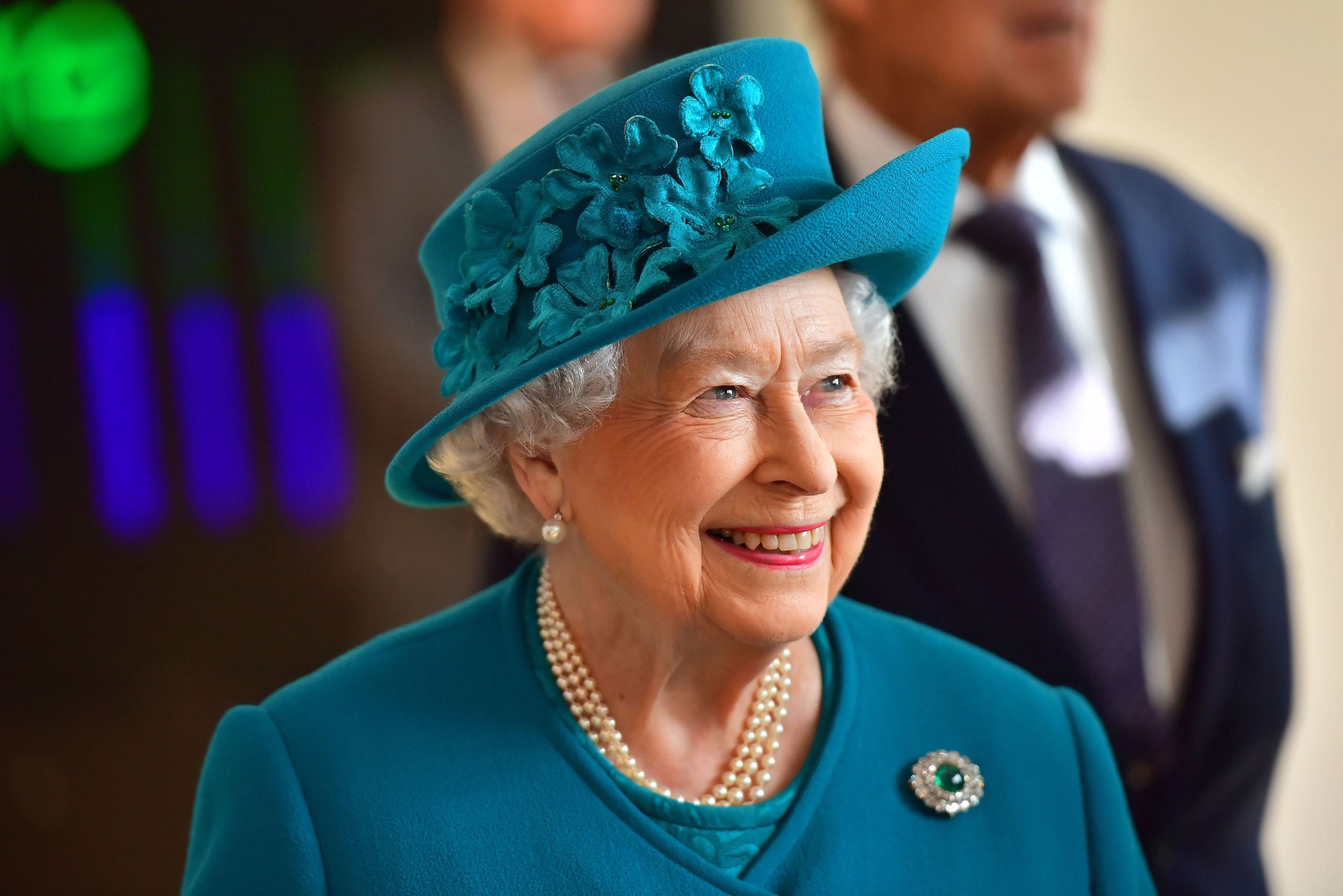 la-reina-elizabeth-ii-es-muy-cool-porque-usa-loafers-de-esta-firma-destacada