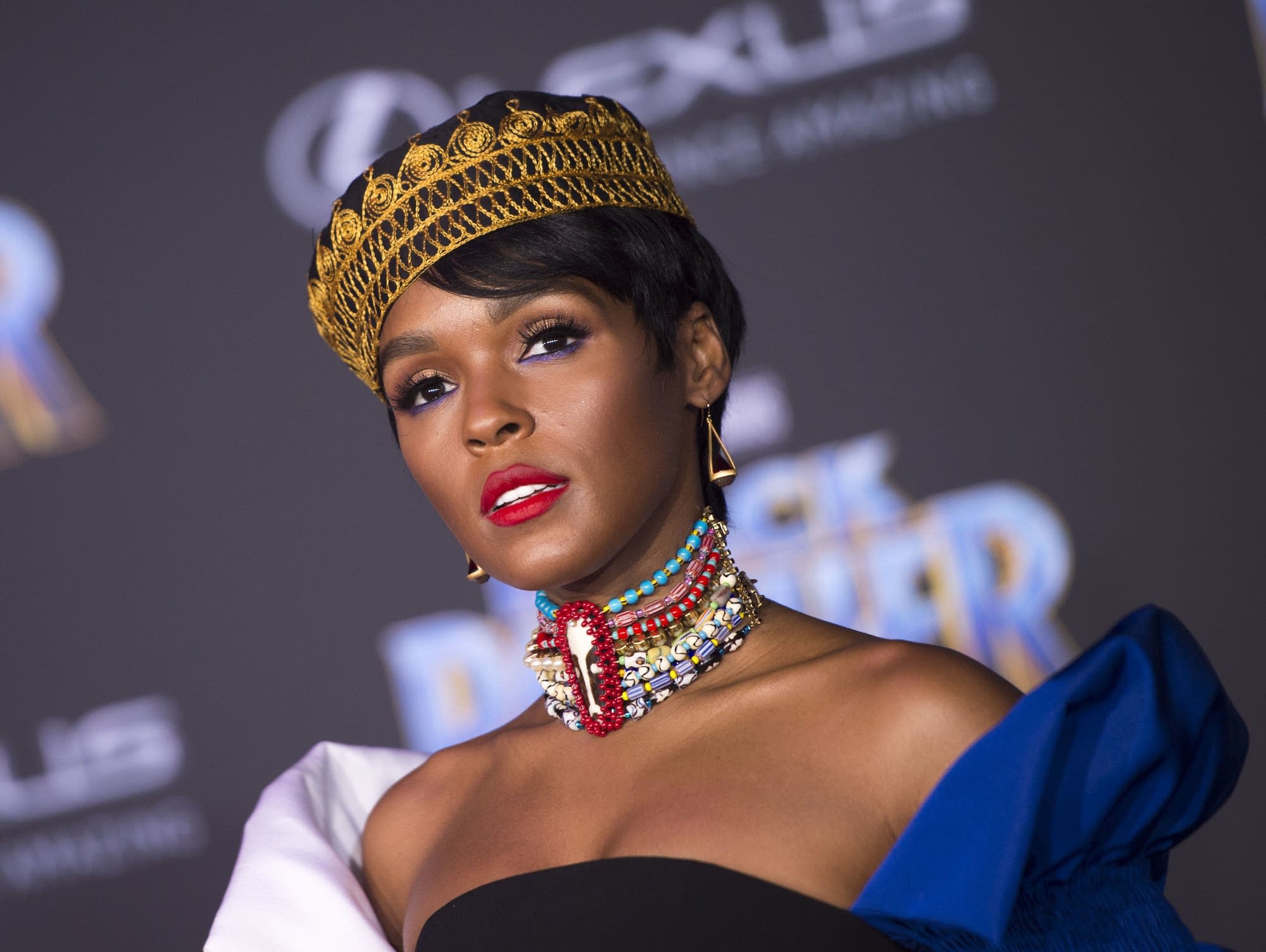 los-pantalones-feministas-de-los-que-todo-el-mundo-habla-los-uso-janelle-monae-en-su-nuevo-video-musical-destacada