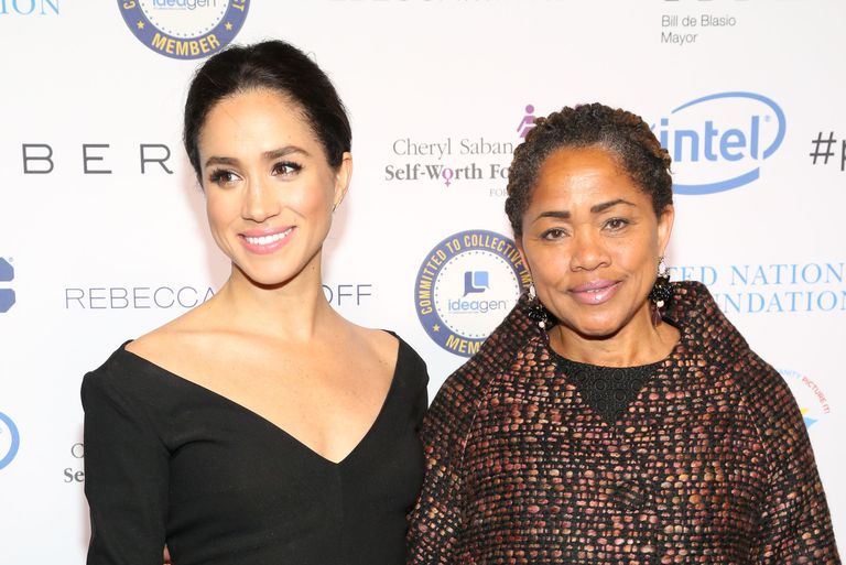 acaso-la-mama-de-meghan-markle-vestira-burberry-destacada