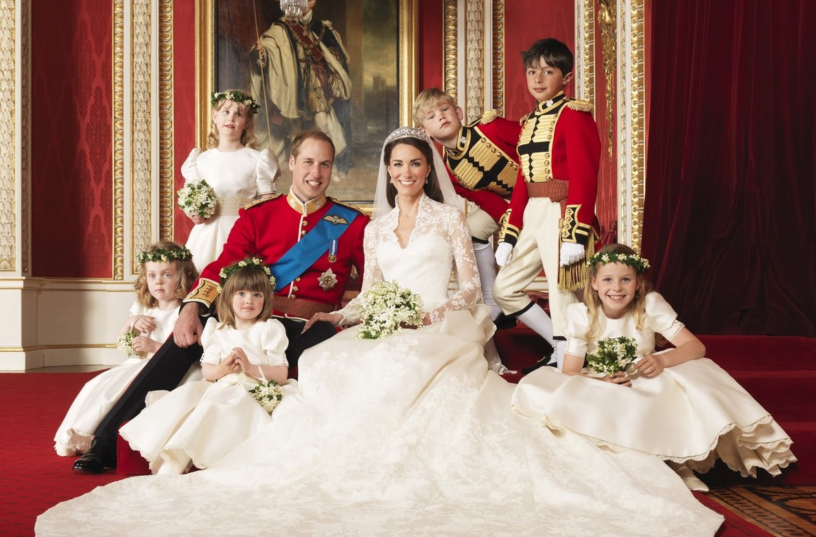 Así luce ahora la paje fastidiada de la foto de Prince William y Kate Middleton