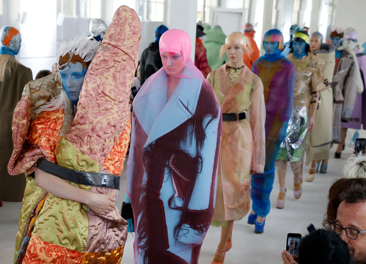 john-galliano-desafia-y-deconstruye-la-alta-costura-para-maison-margiela-artisanal-destacada