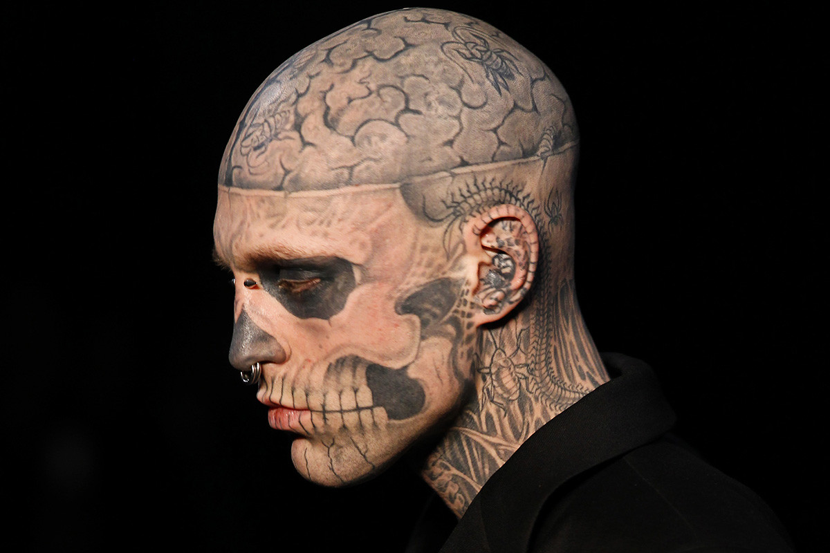 asi-rindio-tributo-lady-gaga-a-rick-genest-zombie-boy-destacada