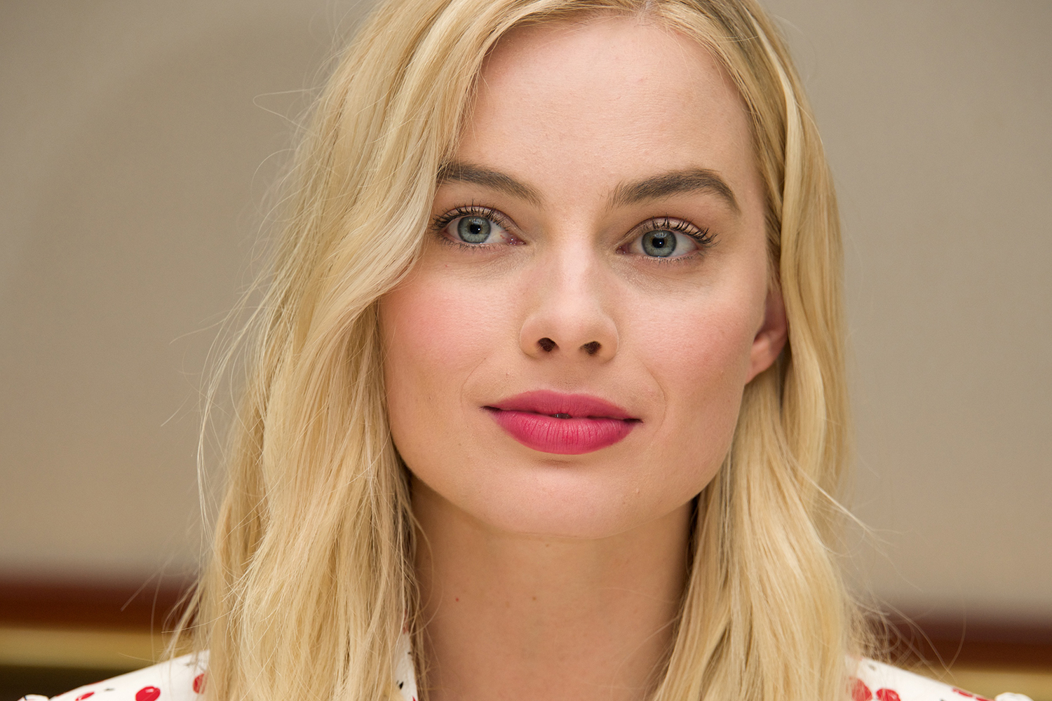 Margot Robbie le quita el papel de Barbie a Anne Hathaway | Grazia