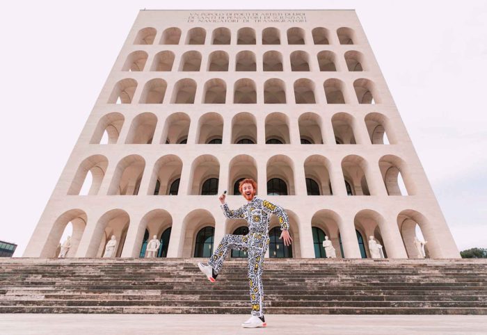 F is for... Fendi colabora con Mr. Doodle, aka Sam Cox