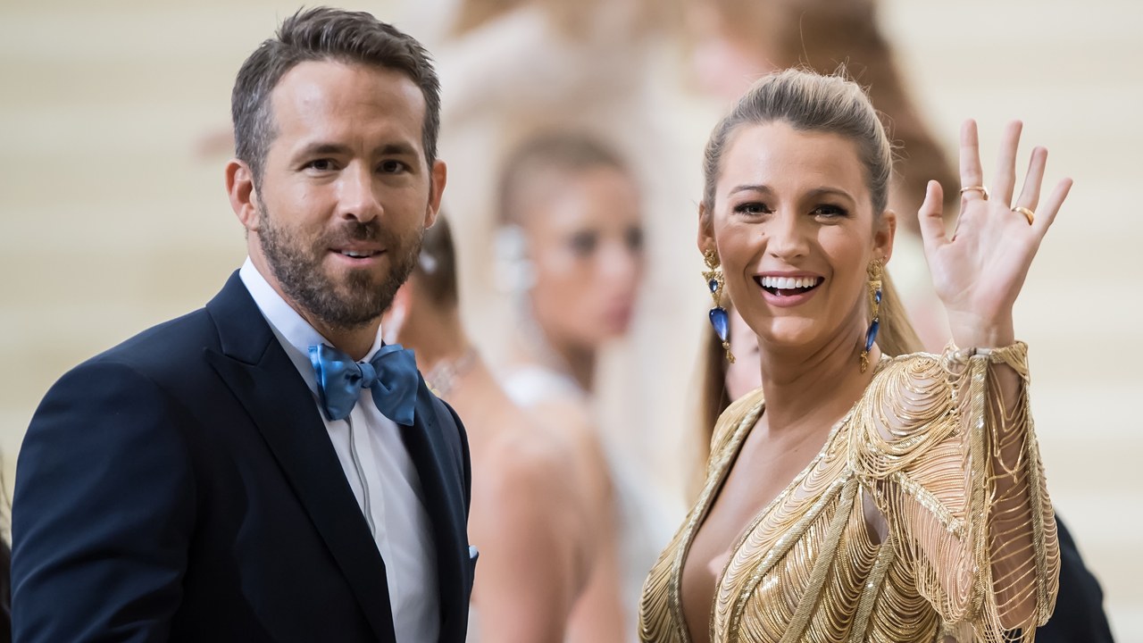 Ryan Reynolds trollea a Blake Lively por su cumpleaños 32