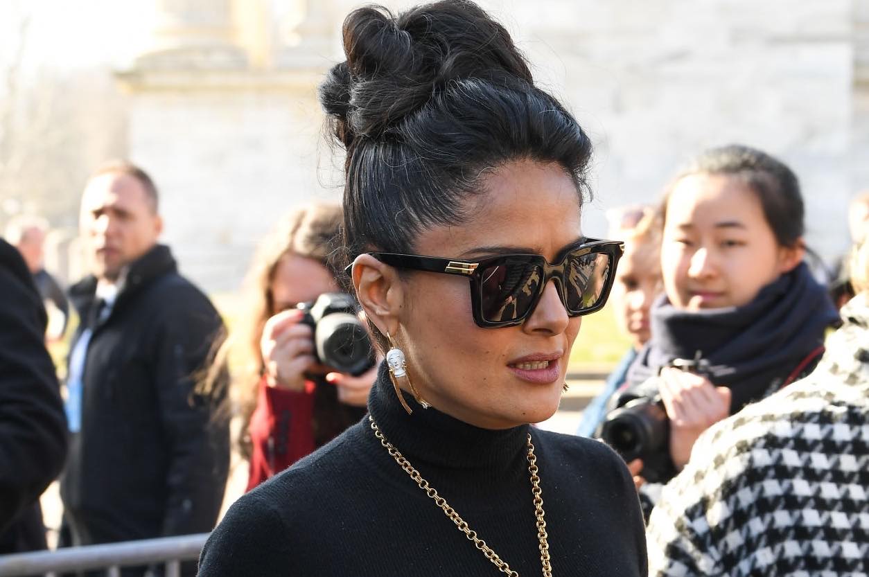 Salma Hayek celebra sus 53 en bikini