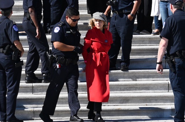 Jane Fonda fue arrestada por protestar contra el cambio climático