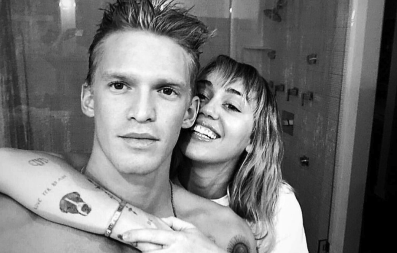 Miley Cyrus y Cody Simpson se tatuaron juntos