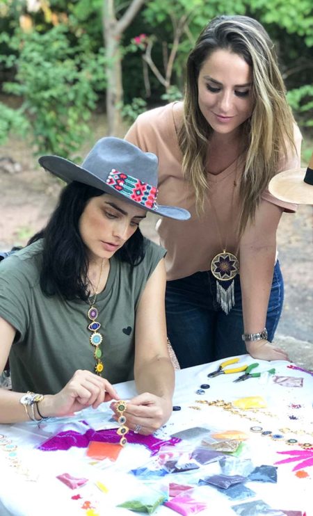 Morena Corazón y Aislinn Derbez 2