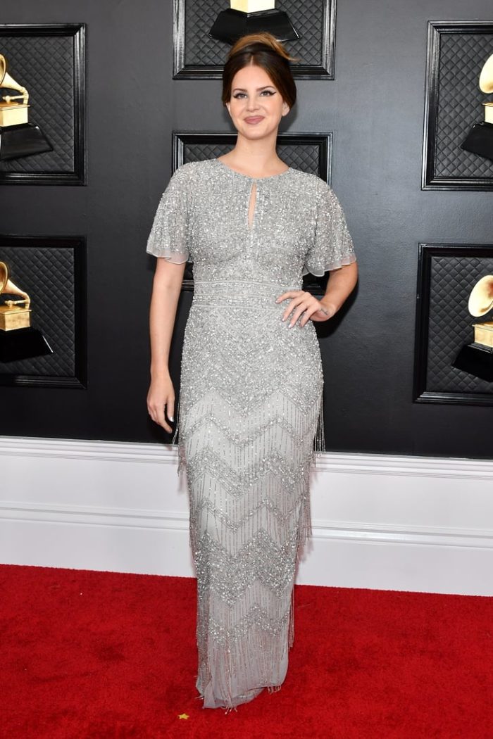 Lana del Rey compró su vestido para los Grammys 2020 en un centro comercial