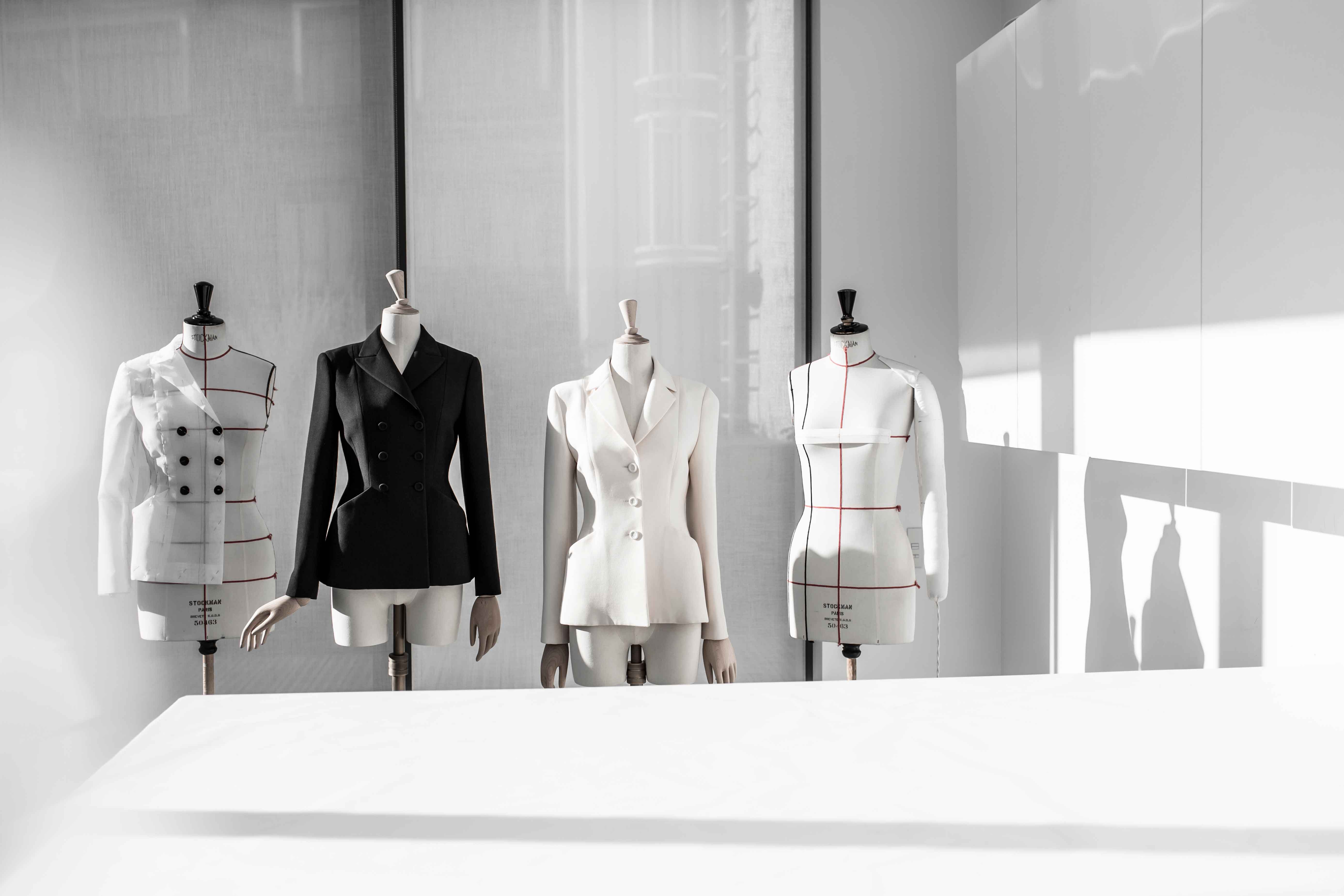 Esto debes conocer sobre la Bar Jacket, el verdadero ícono de Dior | Grazia  México y Latinoamérica