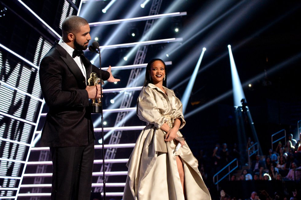 La cuarentena unió a Drake y Rihanna en Instagram y así reaccionaron sus fanáticos