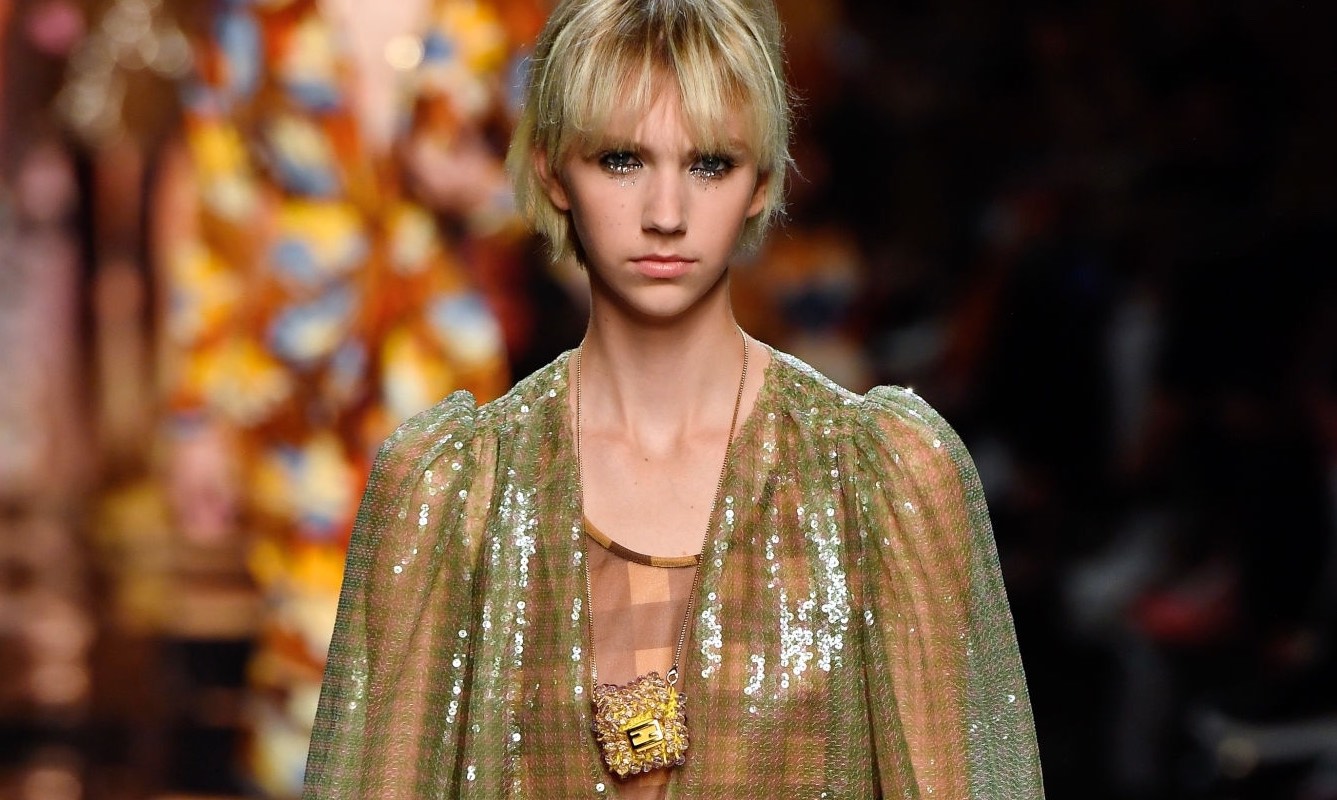 El bolso más chiquito del mundo es Fendi