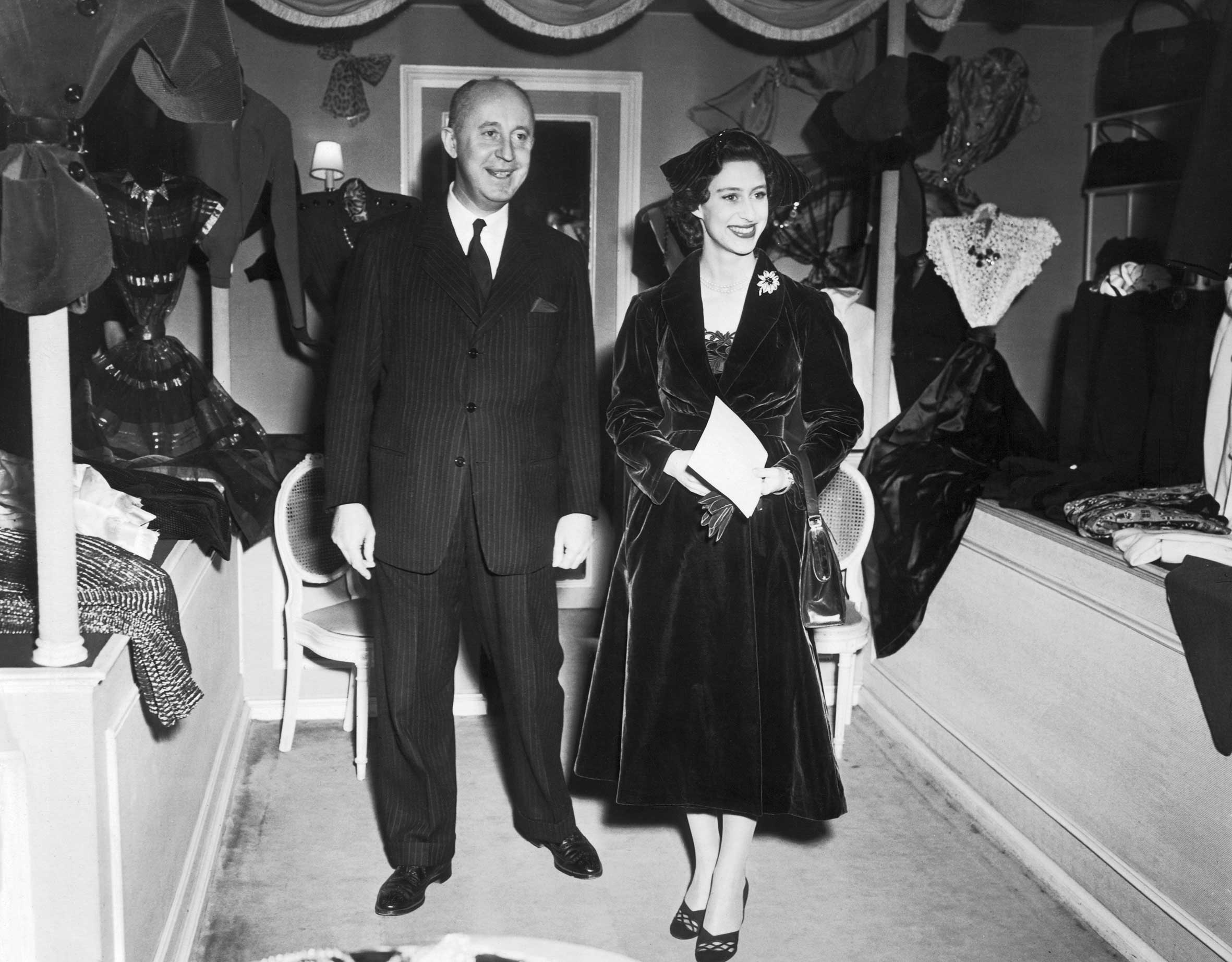 Hay un documental de 1949 que muestra cómo Christian Dior creaba sus colecciones Alta Costura