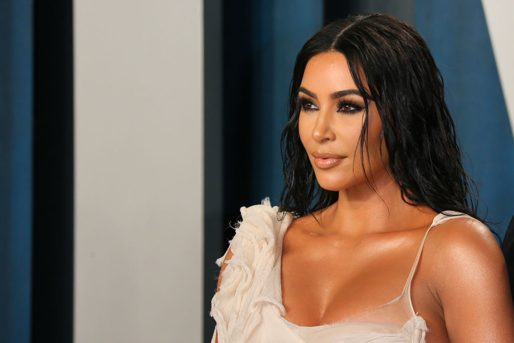 Kim Kardashian está enredada en una polémica por lanzar cubrebocas nude