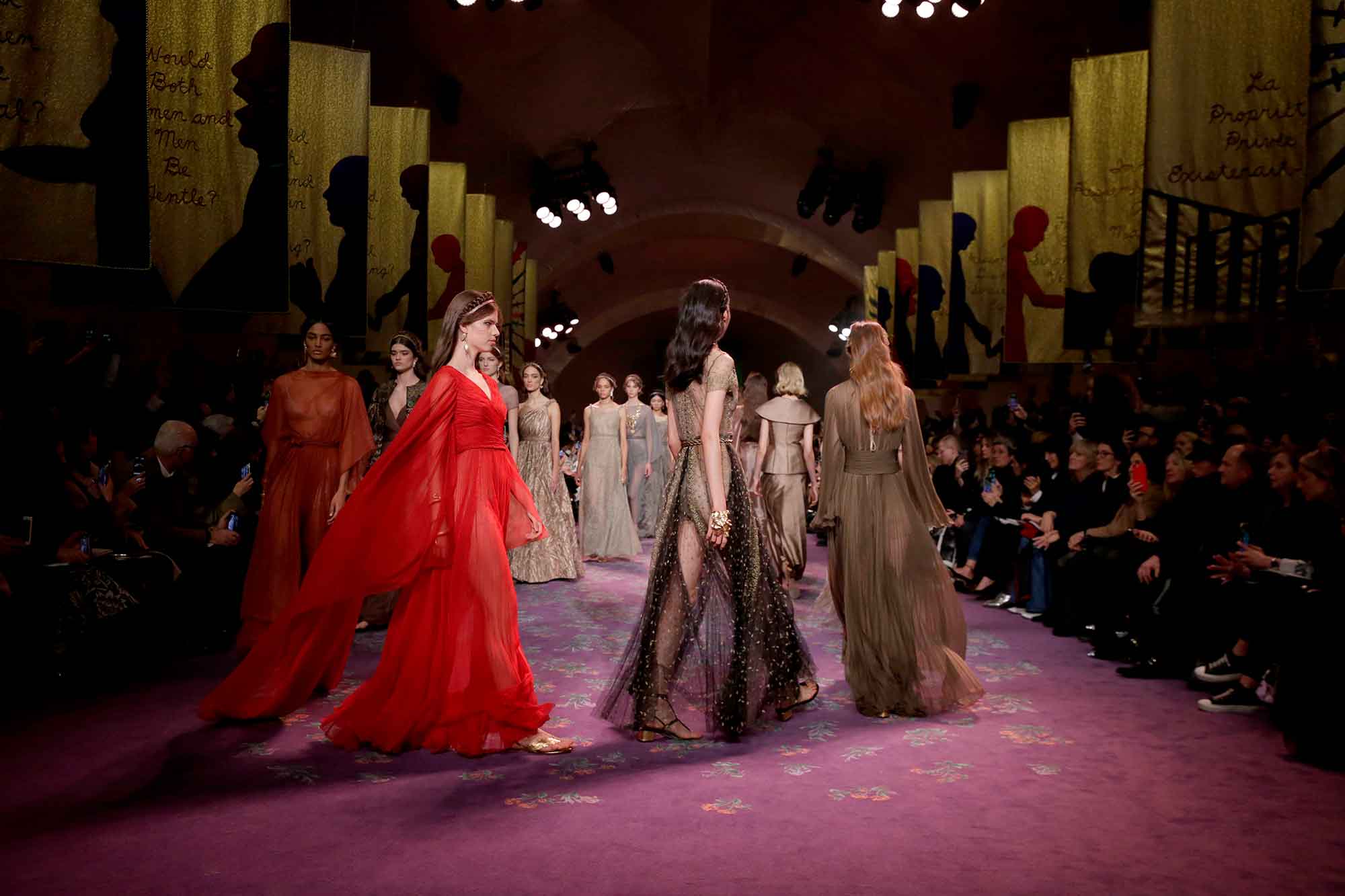 ¿Cuál es la inspiración detrás de la colección Alta Costura otoño-invierno 2020 de Maria Grazia Chiuri para Dior?