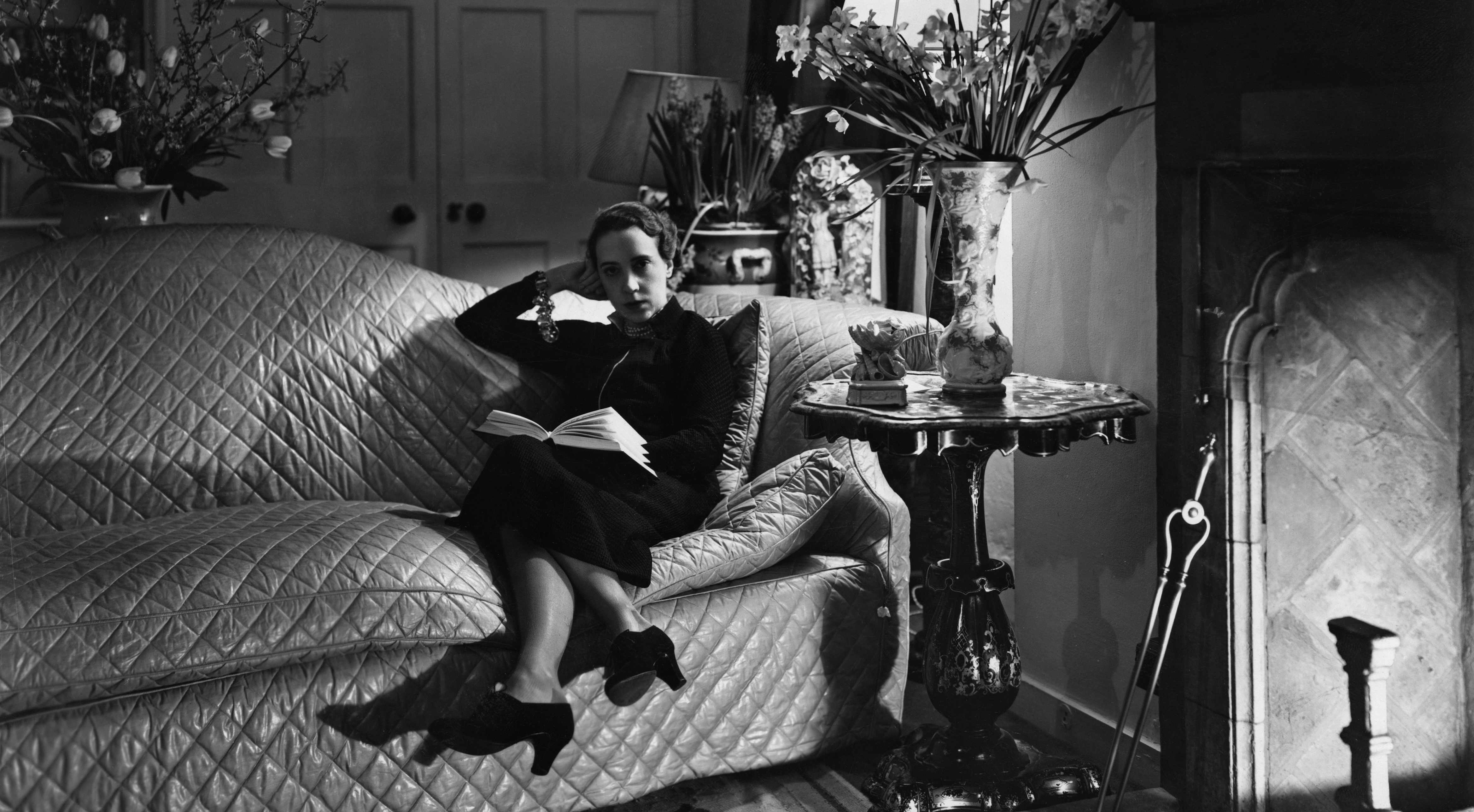 Elsa Schiaparelli: La mujer que convirtió la moda en un sueño surrealista 