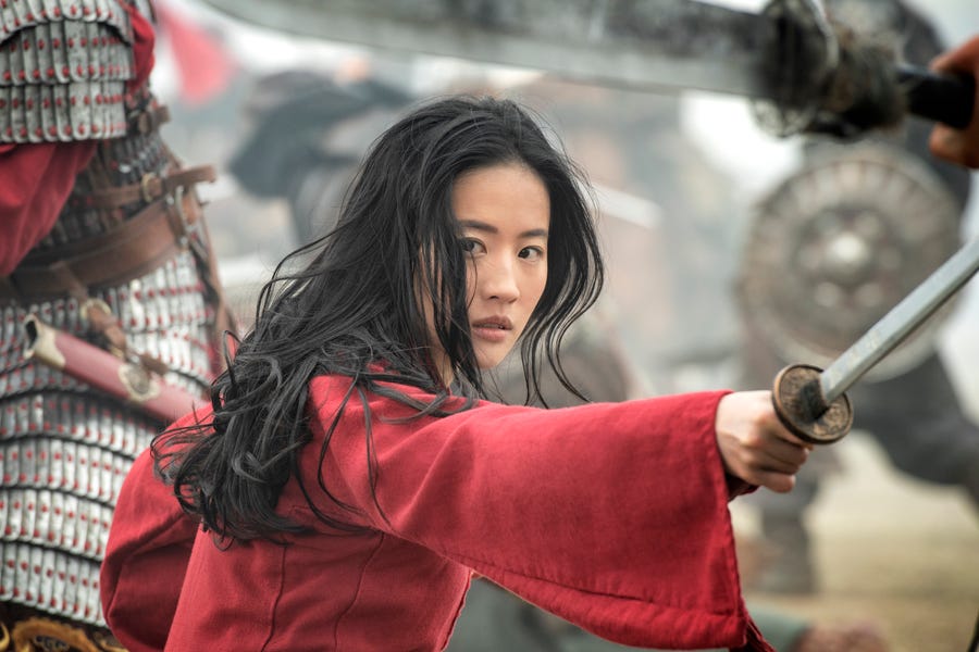 La directora de Mulán explicó por qué dejó a Mushu fuera del live-action