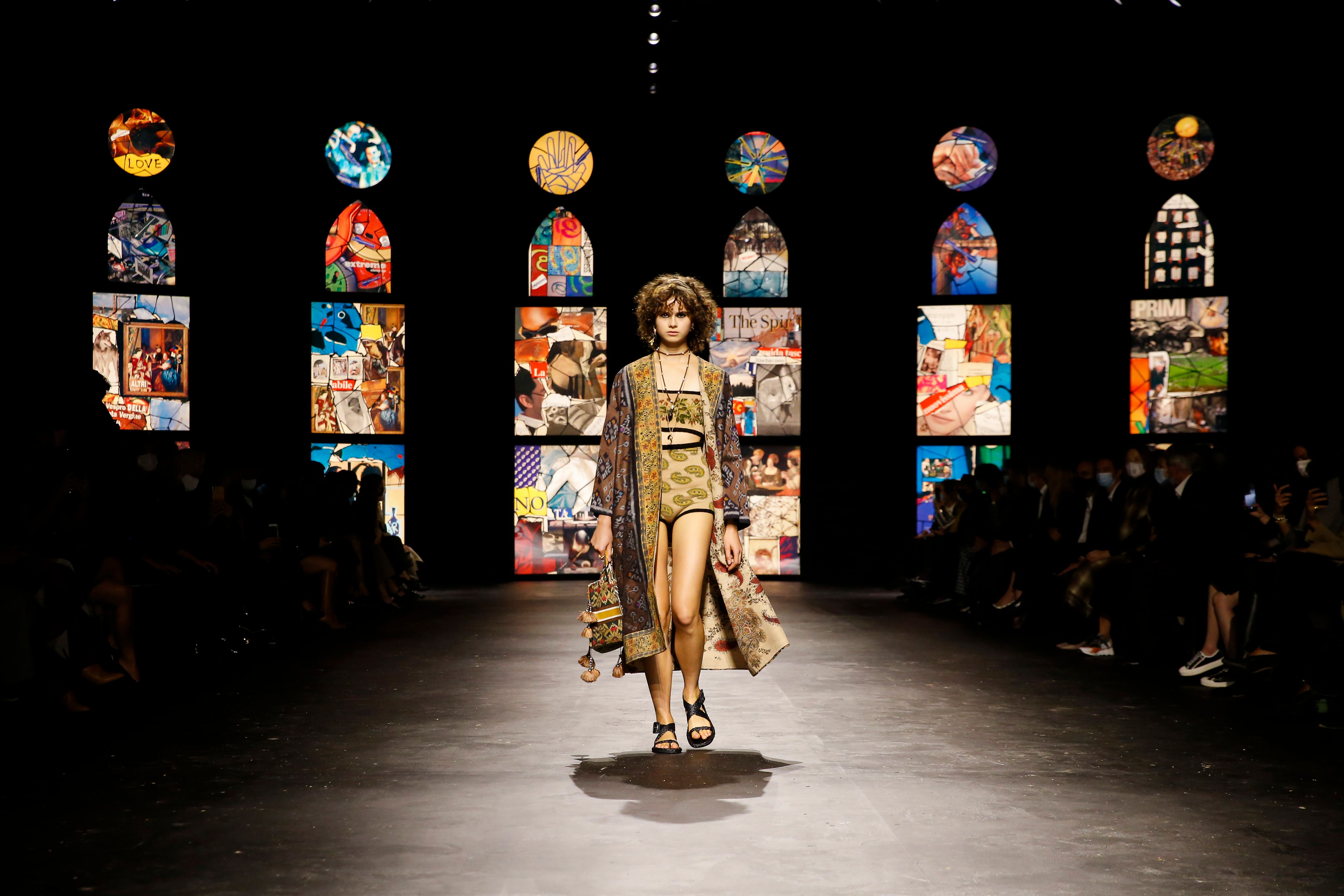 Para primavera-verano 2021, Dior vuelve a demostrar el poder y la fuerza de la mujer contemporánea