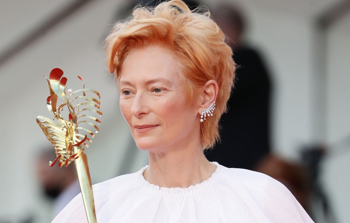 El look de Tilda Swinton que querrás copiar para el entretiempo