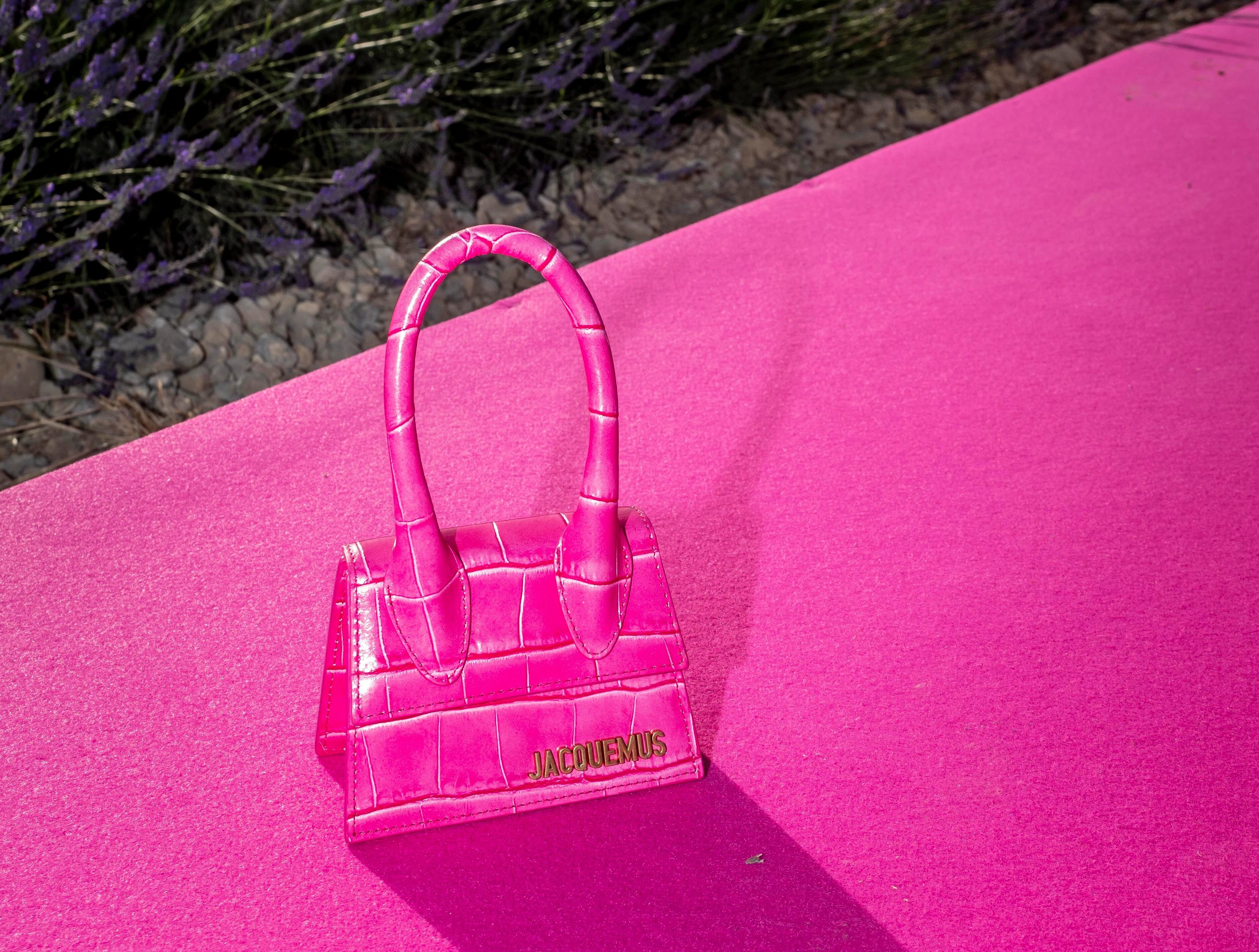 On Pink: La colección de Jacquemus para Navidad... ¡totalmente rosa!